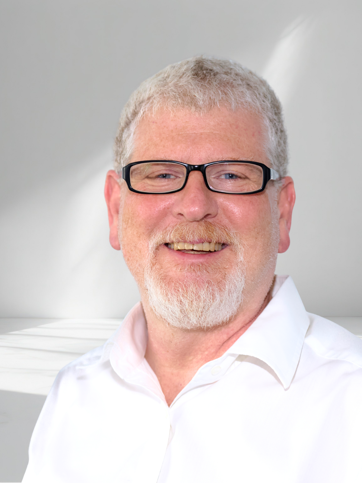 Foto von Patrick Rüegg, Produktmanager bei pebe Live.