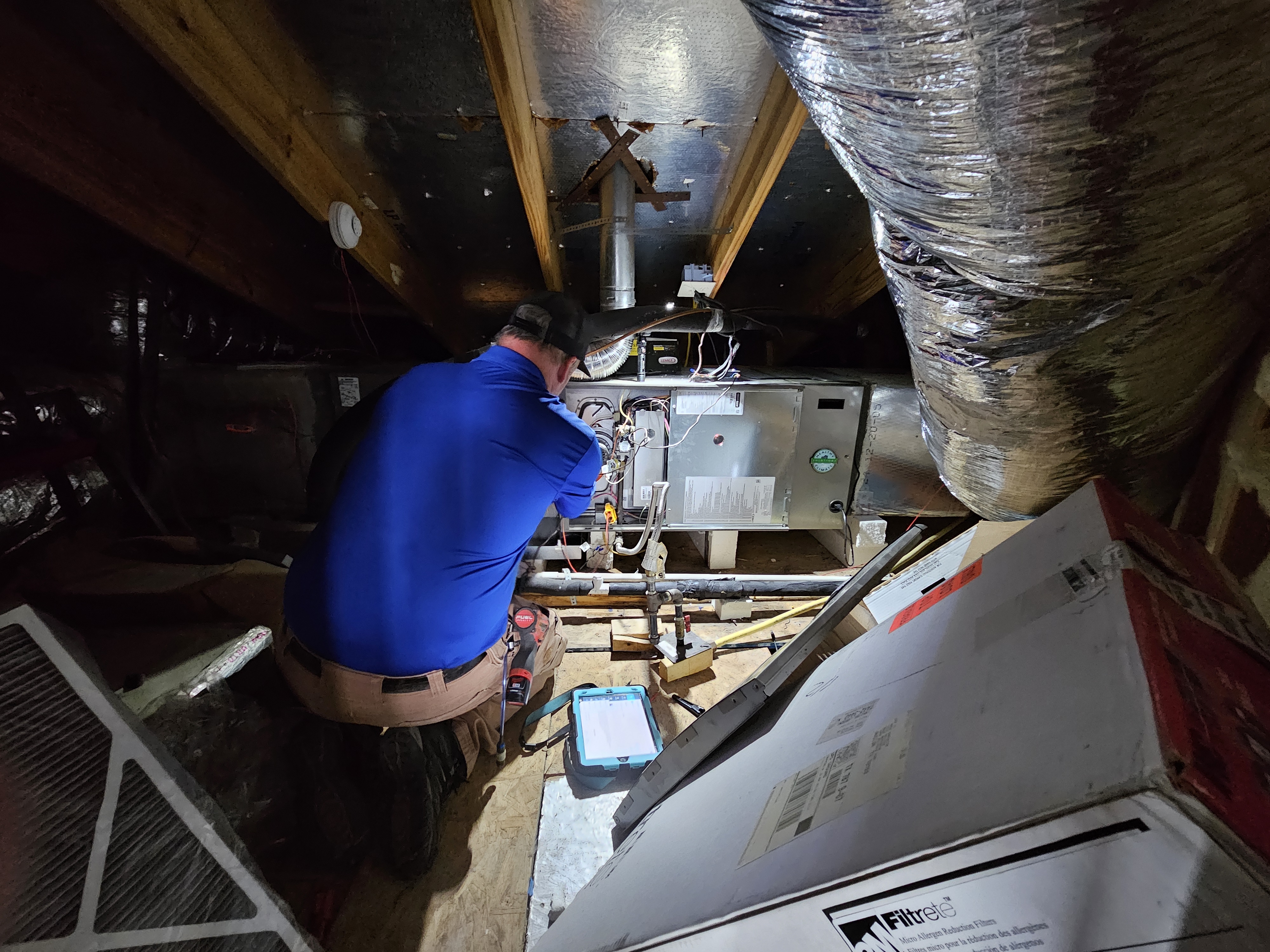 Kinsey plumber repairing slab leak in Leander TX