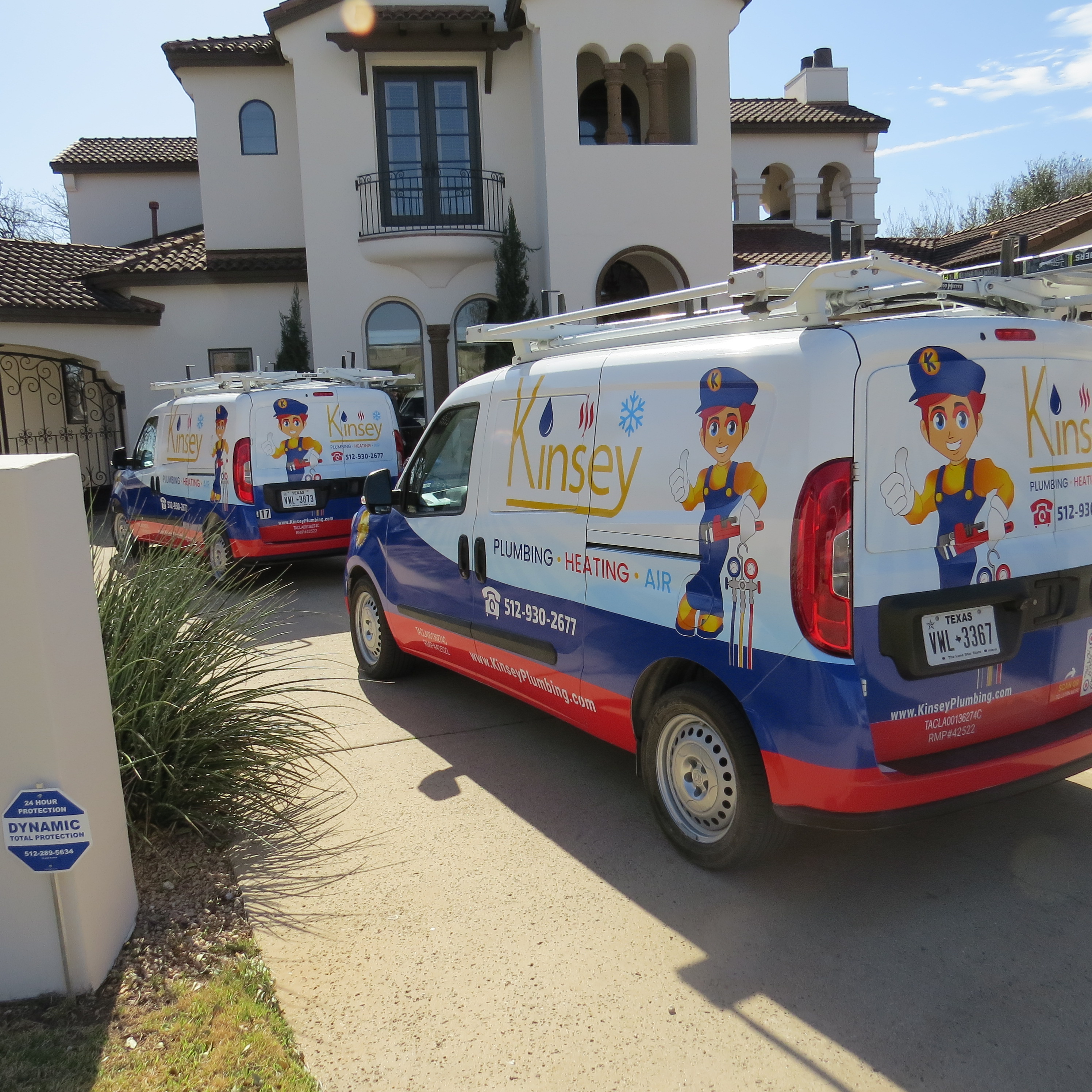 Kinsey technician on a toilet replacement job in Cedar Park, TX