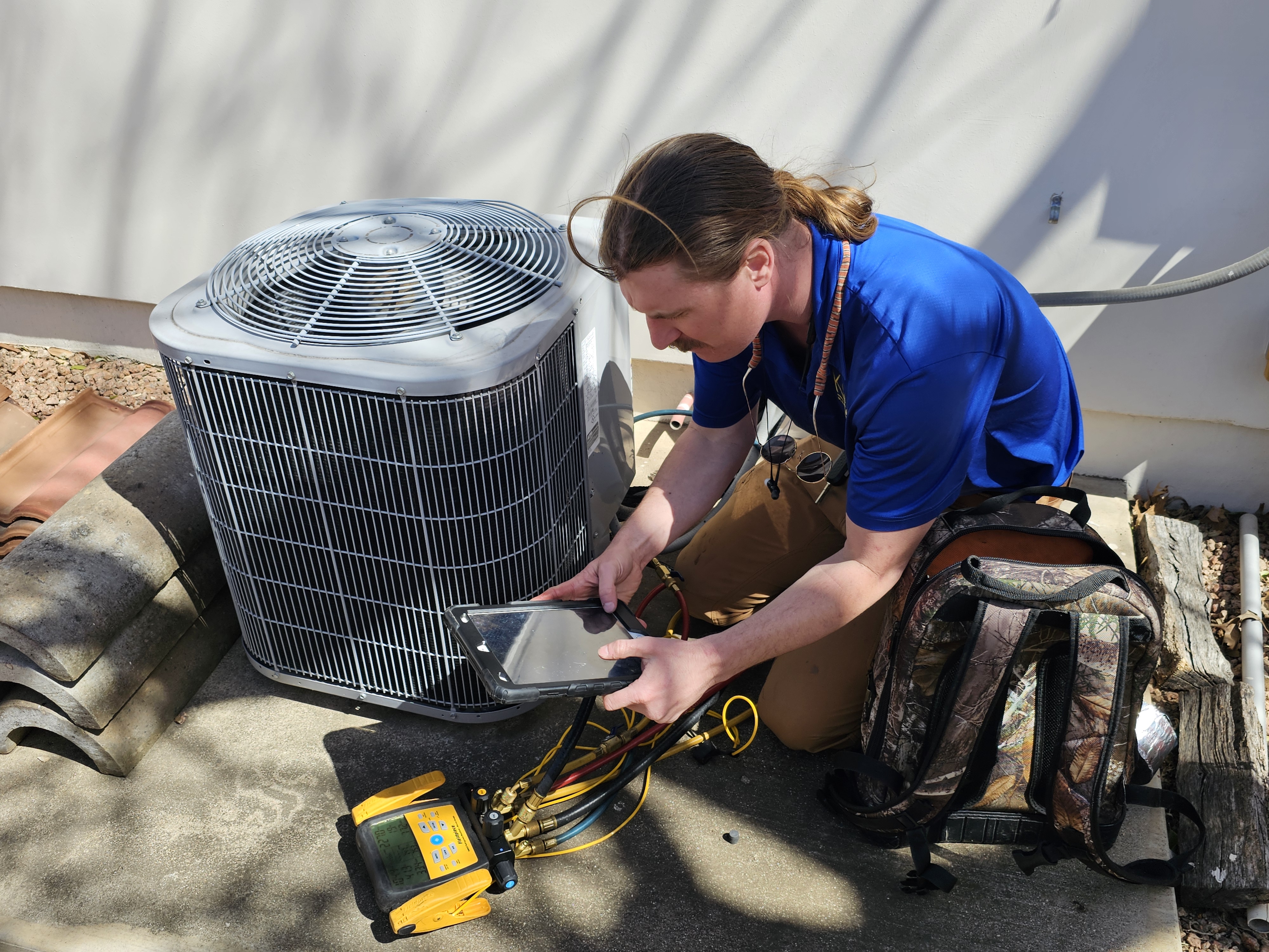 Kinsey Plumbing & Air heat pump install technician serving Austin, TX