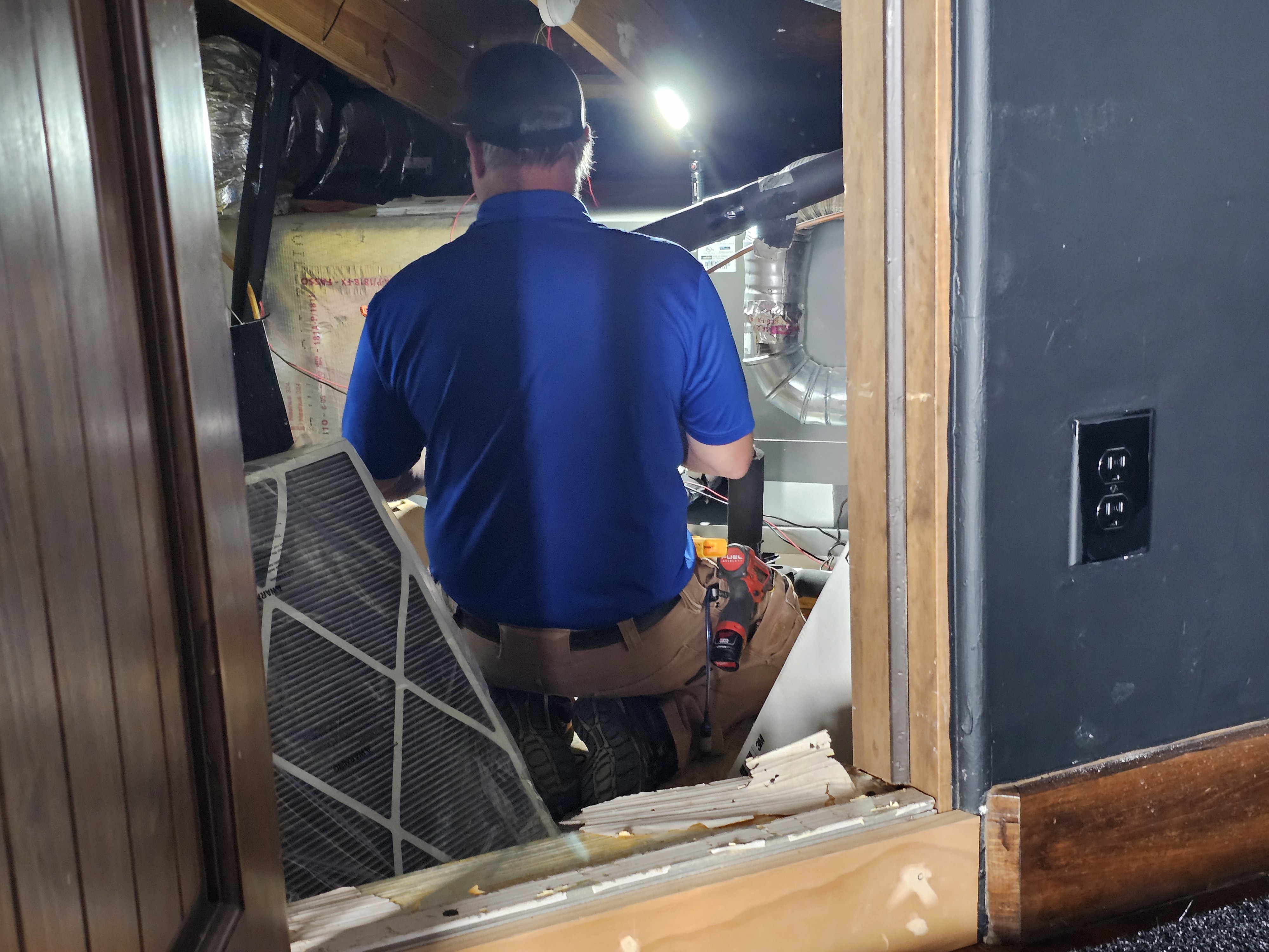 Air purification system installation in Austin, TX by Kinsey Plumbing, Heating & Air