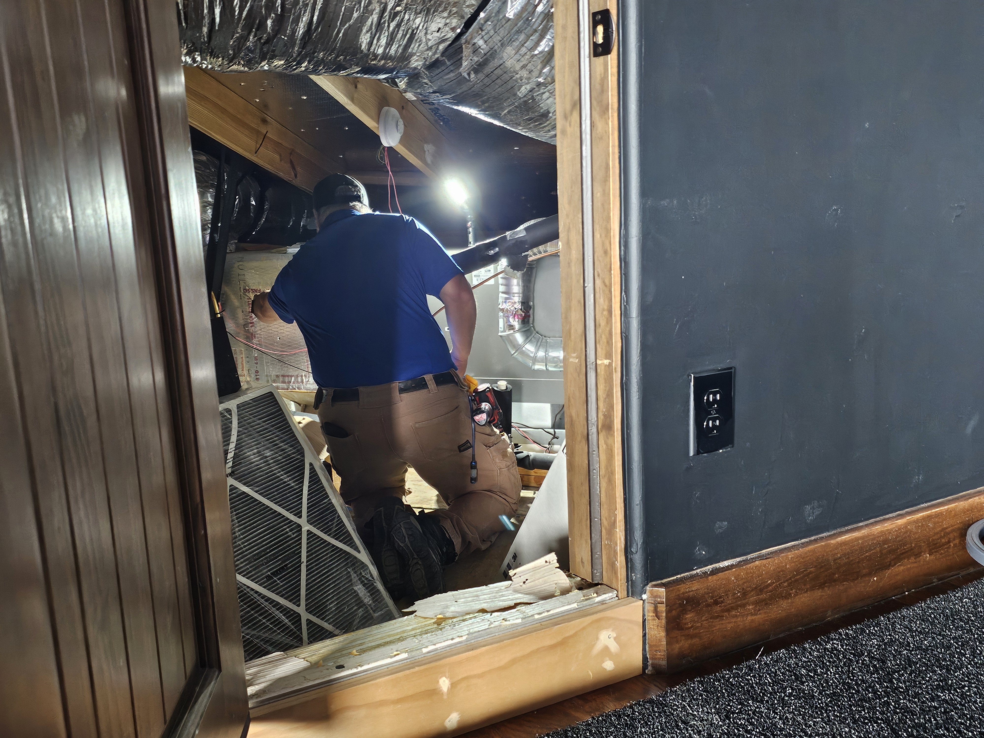 Kinsey Plumbing & Air hybrid water heaters technician serving Austin, TX