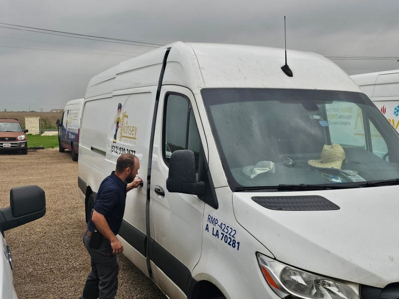 Leaky Air Ducts in Austin? Common Signs Homeowners Notice | Kinsey