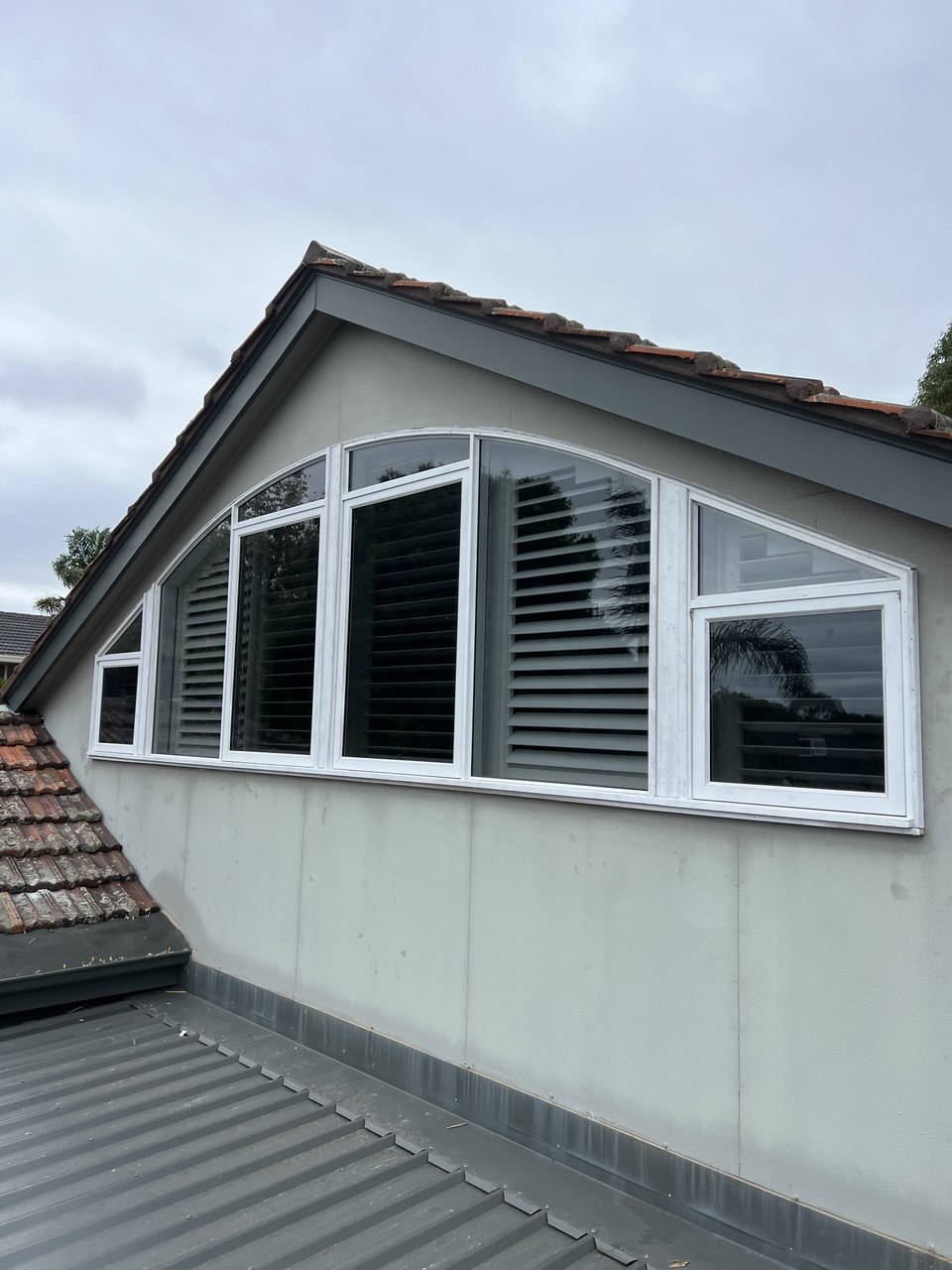 Curved window installation Melbourne