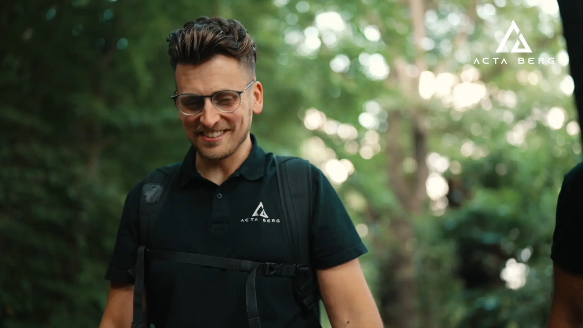 Professionelle Erstellung von Amazon Product Videos und Lifestyle-Content durch Stacvalley Amazon Full-Service Agentur. Performance Marketing Fokus für nachhaltiges Amazon Wachstum und maximale Sichtbarkeit
