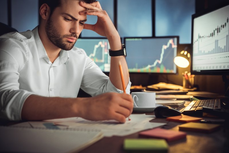 man looking tensed - Day Trading Risk Management