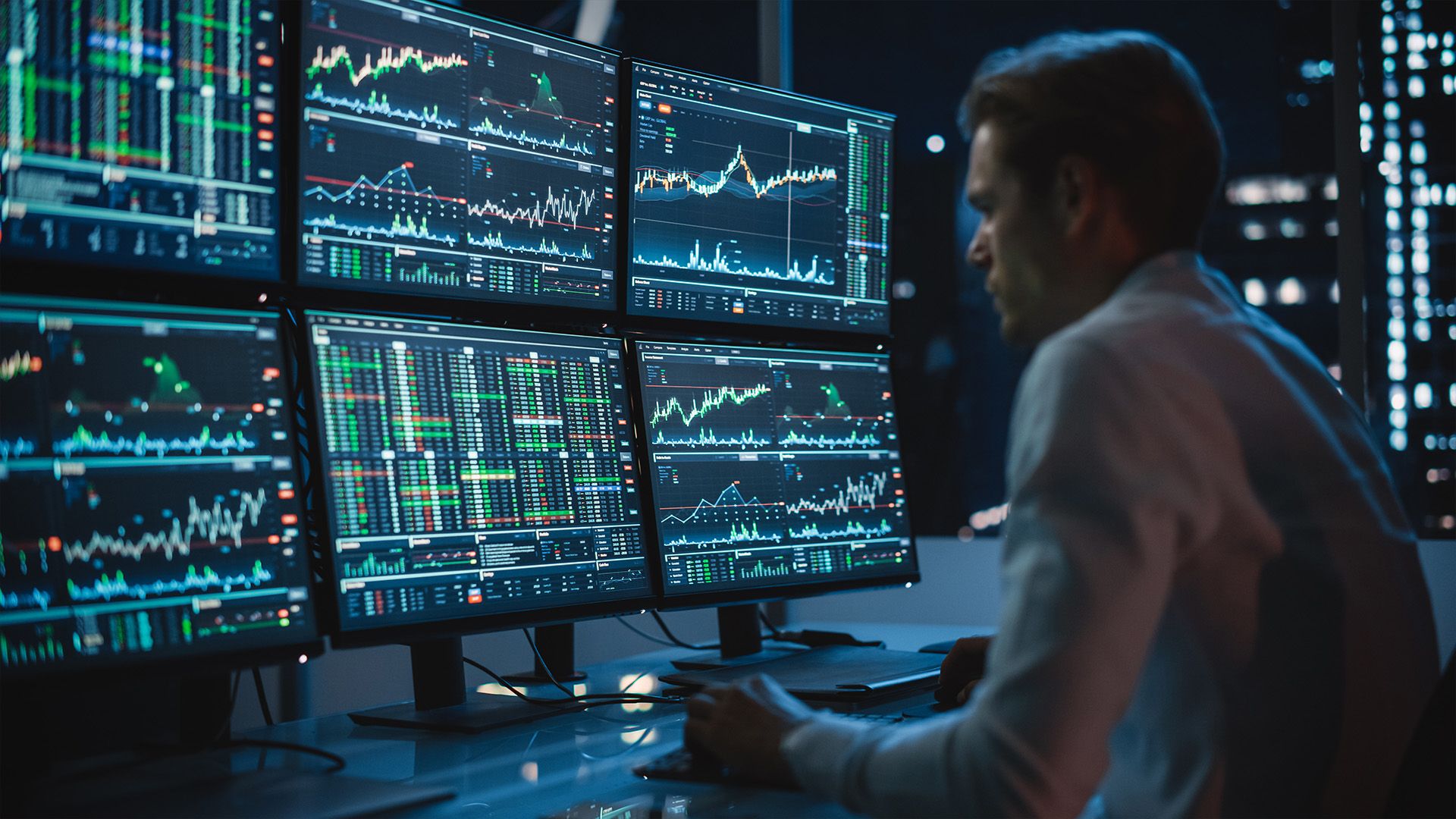 man trading - What Are the Advantages of CFD Trading Over Normal Trading