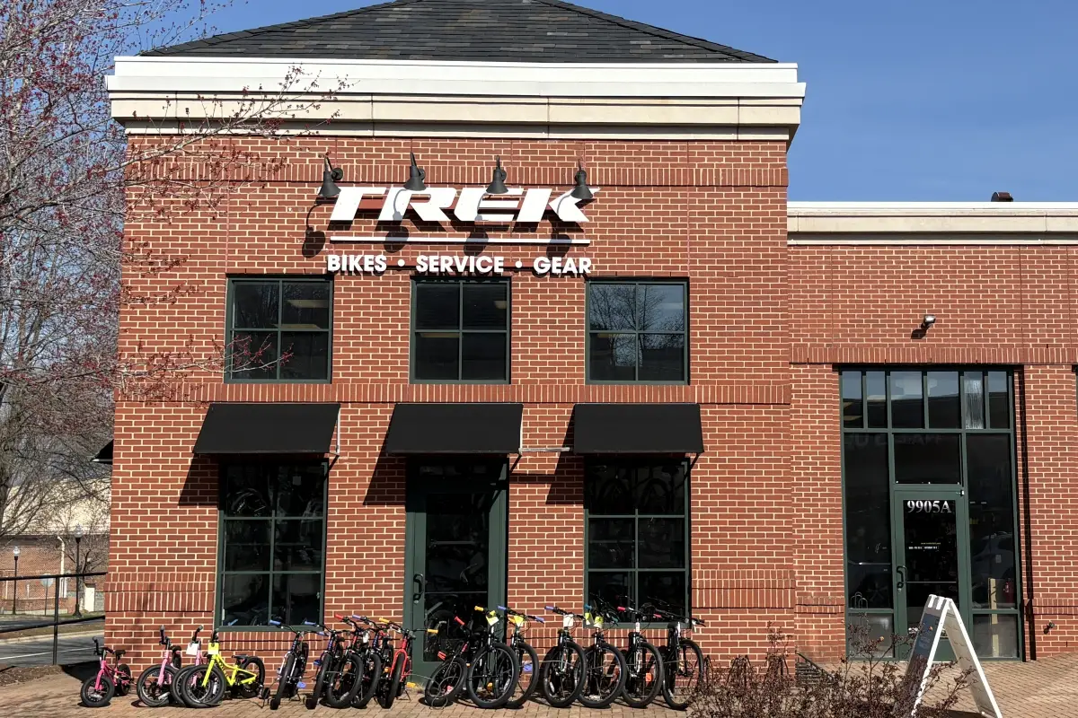 Exterior of Trek Bicycle Store