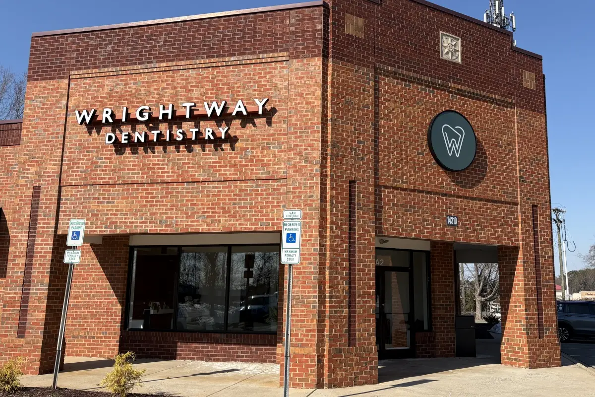 Building entrance to Wrightway Dentistry
