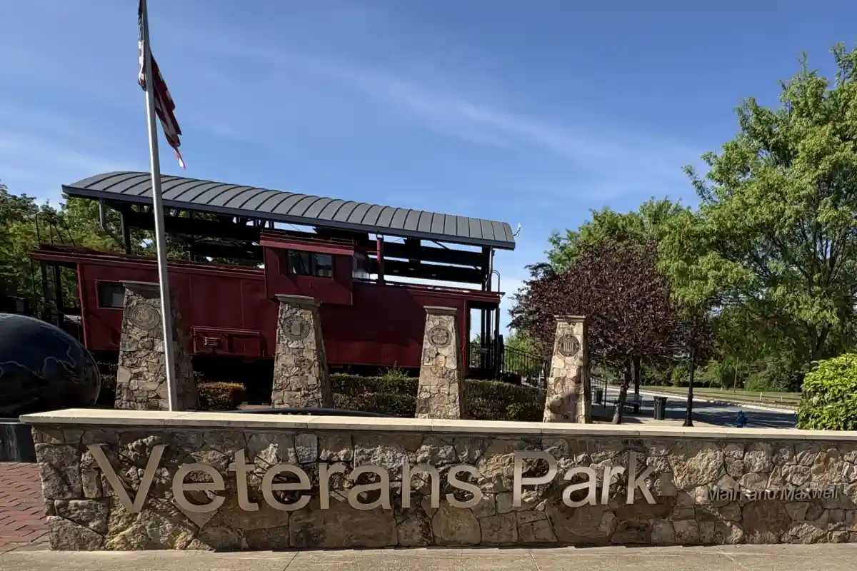 Veterans Park monument and flag