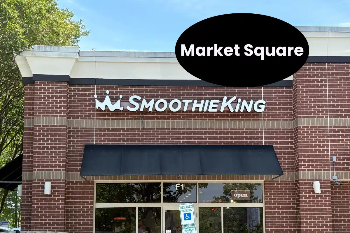 Smoothie King storefront in Market Square shopping center