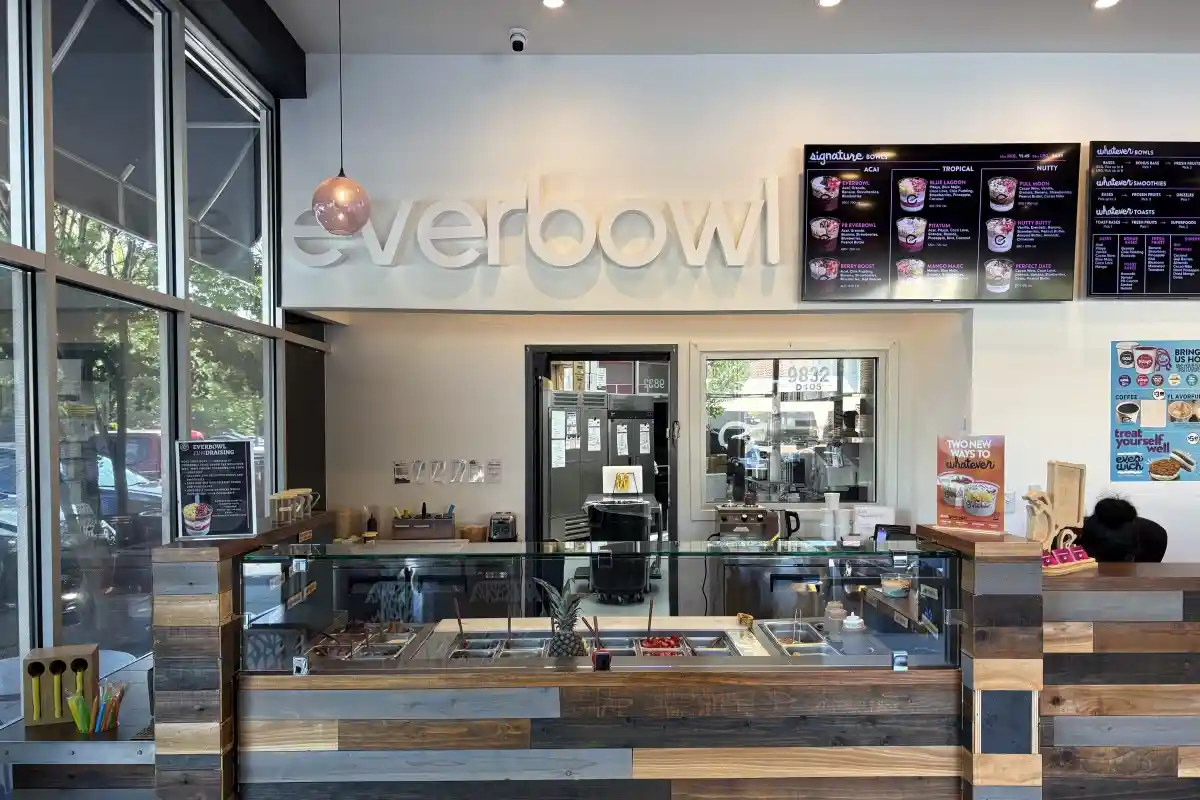 Service counter for ordering food with menu at Everbowl