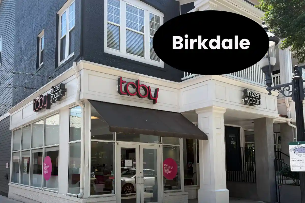 Exterior sign and entrance to TCBY in Birkdale Village 