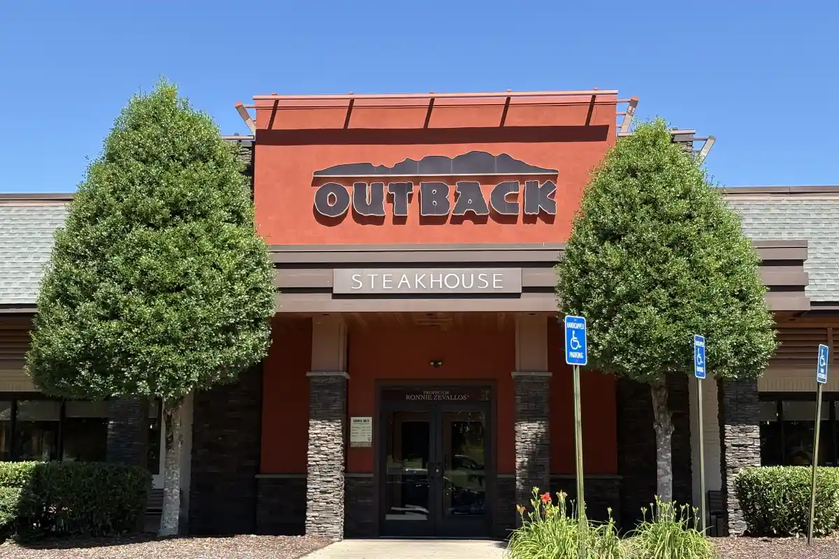 Exterior to Outback Steakhouse