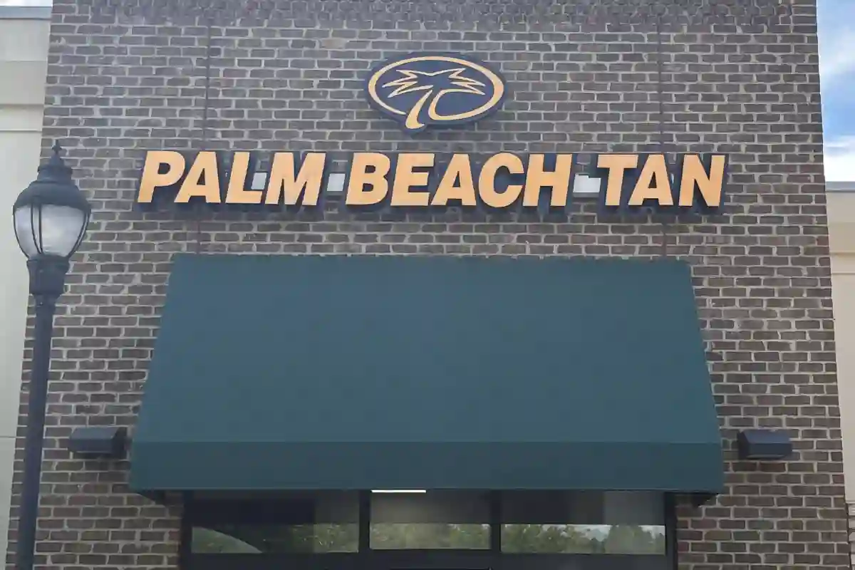 Building exterior of Palm Beach Tan