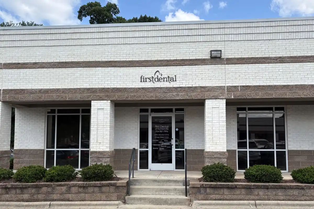 Building exterior of First Dental of Huntersville