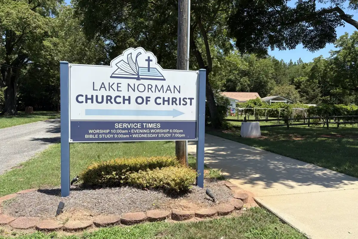 Sign for Lake Norman Church of Christ