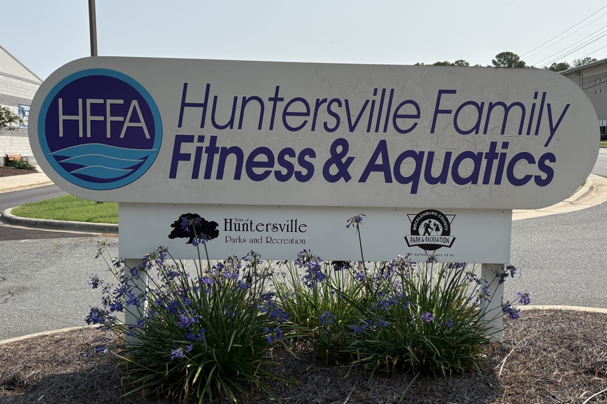 Sign for Huntersville Family Fitness & Aquatics Center