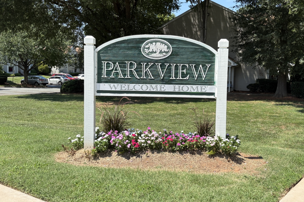 Parkview Apartments sign