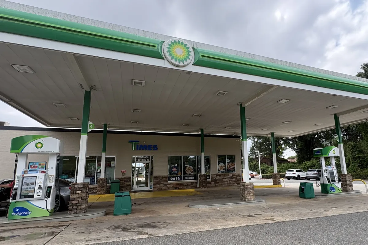 Exterior pumping stations and store for the BP on NC-73