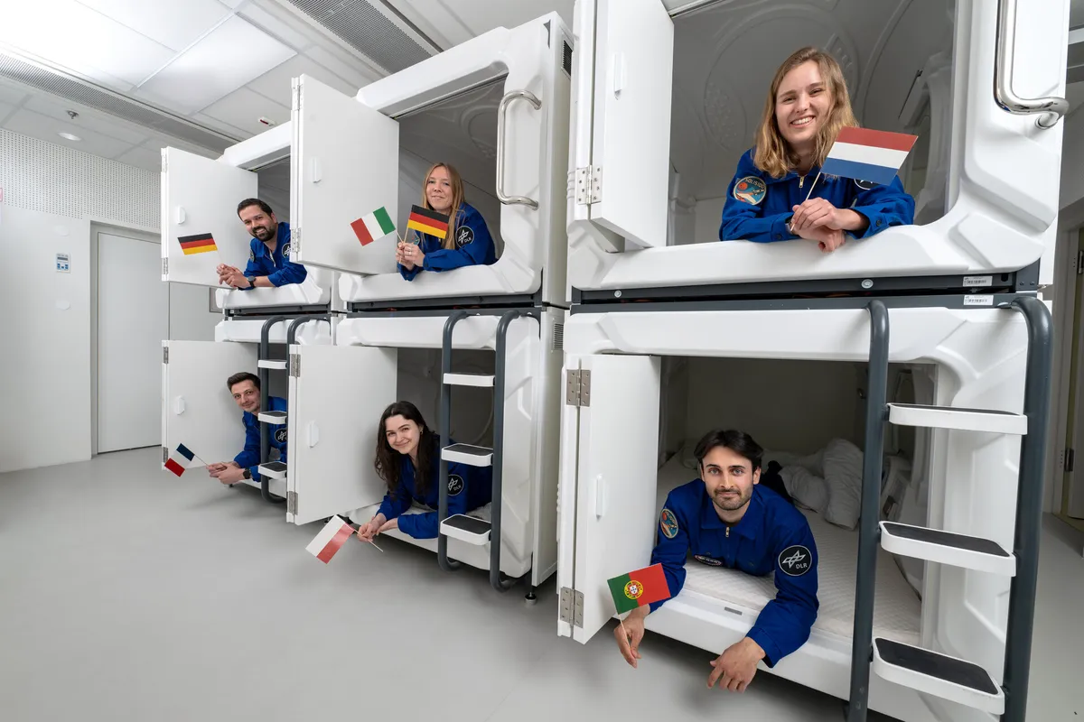 ห้องนอนแคปซูล SOLIS100 สำหรับนักบินอวกาศจำลอง