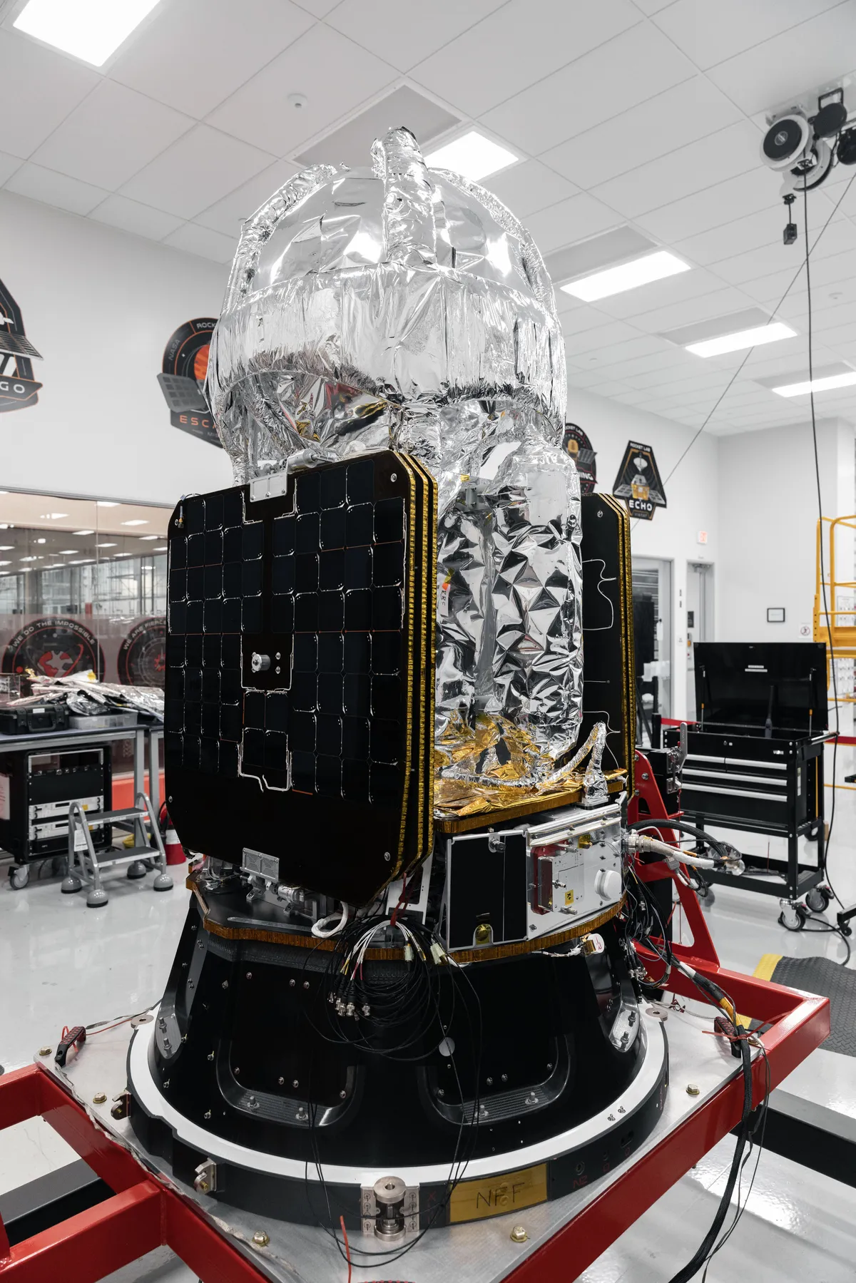 องค์การ NASA ร่วมกับ Eta Space เตรียมสาธิตเทคโนโลยีการจัดการเชื้อเพลิงเย็นจัดในอวกาศด้วยภารกิจ LOXSAT ซึ่งจำเป็นต่อการสร้างสถานีเติมเชื้อเพลิงในอวกาศสำหรับการสำรวจห้วงอวกาศลึกในอนาคต โดยจะทดสอบ 11 เทคโนโลยีสำคัญเพื่อลดการระเหย ถ่ายโอนเชื้อเพลิง และรักษาระดับแรงดัน