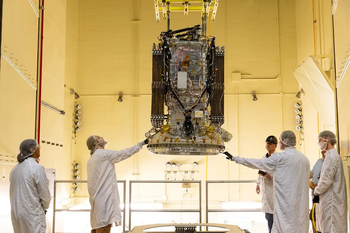 NASA เตรียมเปิดตัวภารกิจเพิ่มระดับวงโคจรให้กล้องโทรทรรศน์อวกาศ Swift โดยใช้ยานหุ่นยนต์ LINK เพื่อยืดอายุการสำรวจการระเบิดของรังสีแกมมาในจักรวาล หลังปฏิบัติหน้าที่มานานกว่า 20 ปี พร้อมเตรียมสาธิตการทำงานของจรวด Pegasus XL ณ ศูนย์ Wallops Flight Facility