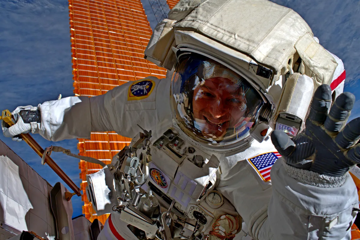 NASA ประกาศการเกษียณอายุของ Andrew Morgan นักบินอวกาศเจ้าของสถิติเดินอวกาศยาวนานที่สุดในภารกิจเดียว หลังปฏิบัติหน้าที่ 272 วันบนสถานีอวกาศนานาชาติ พร้อมเตรียมกลับไปรับตำแหน่งผู้บัญชาการในกองทัพบกสหรัฐฯ เพื่อสานต่อภารกิจรับใช้ชาติในฐานะทหารอาชีพ