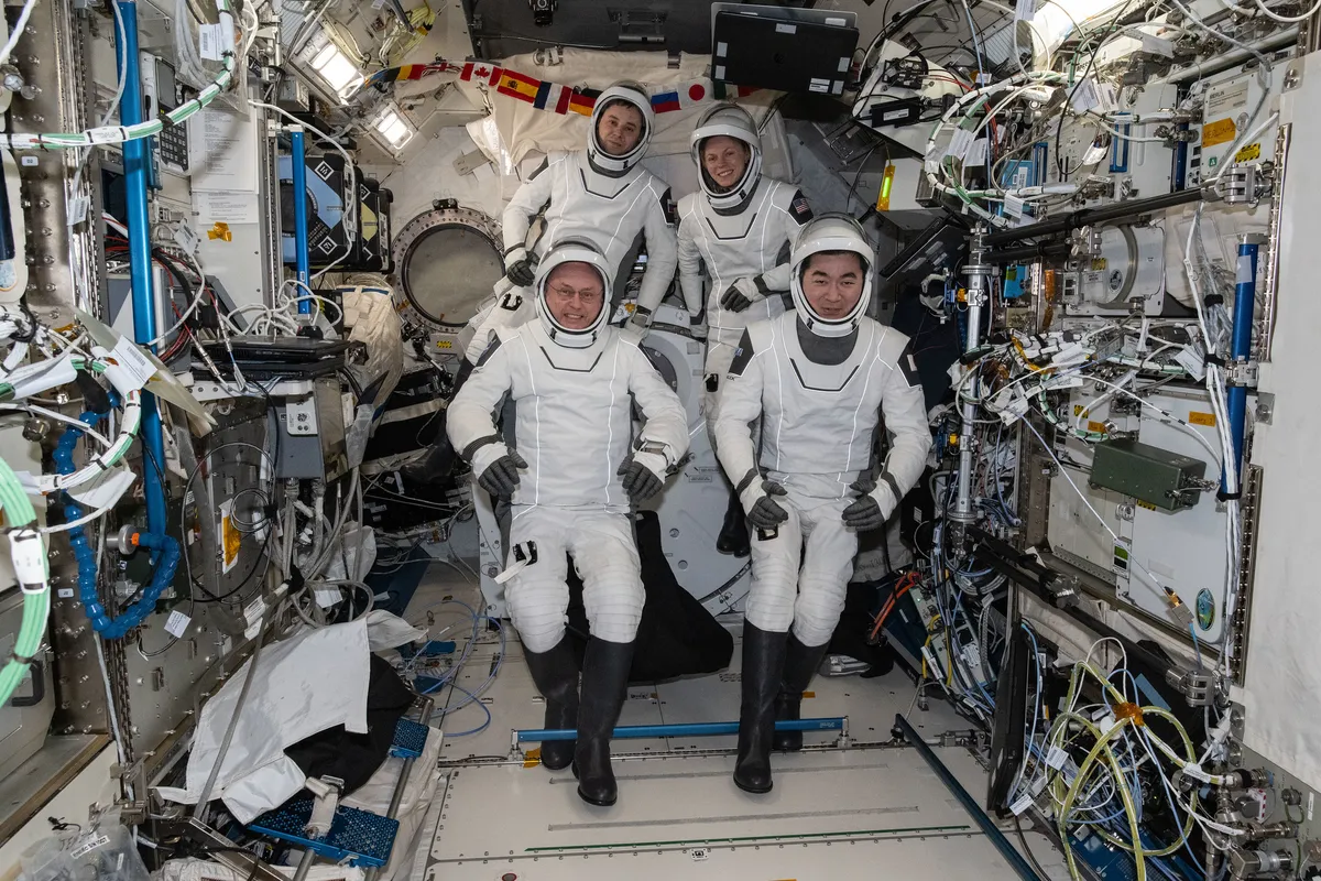 NASA เตรียมจัดกิจกรรมพิเศษให้ประชาชนเข้าฟังประสบการณ์จากนักบินอวกาศ 3 ท่านในภารกิจ SpaceX Crew-11 หลังเสร็จสิ้นภารกิจบนสถานีอวกาศนานาชาติกว่า 167 วัน พร้อมร่วมฉลองครบรอบ 25 ปีของการมีมนุษย์ประจำการบนอวกาศอย่างต่อเนื่อง ณ สำนักงานใหญ่กรุงวอชิงตัน ในวันที่ 1 มิถุนายนนี้