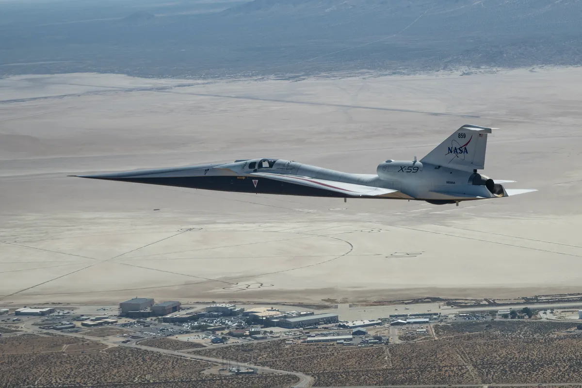 รายงานล่าสุดจาก NASA เผยความคืบหน้าการทดสอบเครื่องบินวิจัย X-59 ในระดับความสูงต่ำและความเร็วต่ำ เพื่อยืนยันประสิทธิภาพของตัวเครื่องในสภาวะต่างๆ ก่อนจะก้าวสู่การทดสอบการบินความเร็วเหนือเสียงโดยไม่สร้างเสียงโซนิคบูมที่รุนแรงภายใต้ภารกิจ Quesst