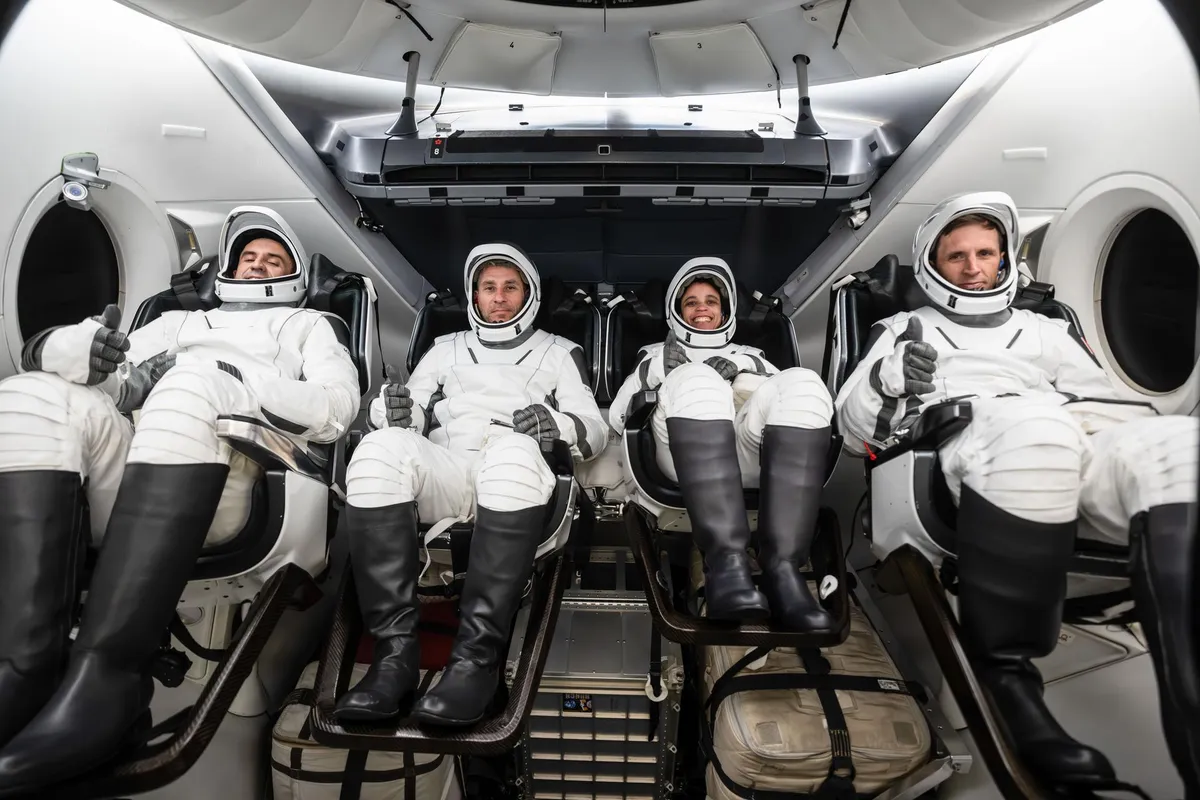 NASA เตรียมจัดงานแถลงข่าวภารกิจ SpaceX Crew-13 ในวันที่ 3 สิงหาคมนี้ เพื่อสรุปแผนการส่งนักบินอวกาศชุดใหม่ 4 นายสู่สถานีอวกาศนานาชาติ (ISS) ด้วยจรวด Falcon 9 และยาน Dragon ในช่วงกลางเดือนกันยายน พร้อมเปิดตัวทีมนักบินอวกาศนานาชาติที่จะปฏิบัติภารกิจในครั้งนี้