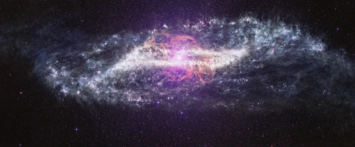 รายงานล่าสุดจาก NASA เผยแพร่ภาพถ่ายกาแล็กซี เซนทอรัส เอ จากกล้องเจมส์ เวบบ์ พบโครงสร้างฝุ่นที่ซับซ้อนและกิจกรรมที่ซ่อนอยู่ภายในกาแล็กซีที่อยู่ห่างออกไป 11 ล้านปีแสง เตรียมใช้เป็นต้นแบบศึกษาความสัมพันธ์ระหว่างกาแล็กซีและหลุมดำมวลยิ่งยวด