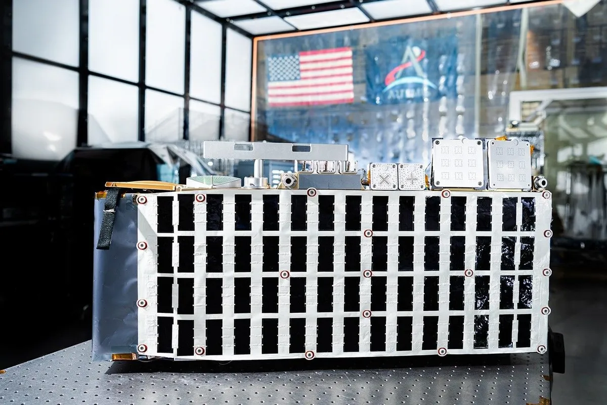 NASA ประกาศความสำเร็จในการพัฒนา LEMS สถานีตรวจวัดแผ่นดินไหวบนดวงจันทร์ขนาดพกพา อุปกรณ์ชุดแรกที่จะถูกนำไปติดตั้งที่ขั้วใต้ของดวงจันทร์โดยนักบินอวกาศ Artemis เพื่อตรวจจับแรงสั่นสะเทือนและอุกกาบาตพุ่งชน ช่วยให้นักวิทยาศาสตร์เข้าใจโครงสร้างภายในดวงจันทร์และเพิ่มความปลอดภัยให้ภารกิจในอนาคต