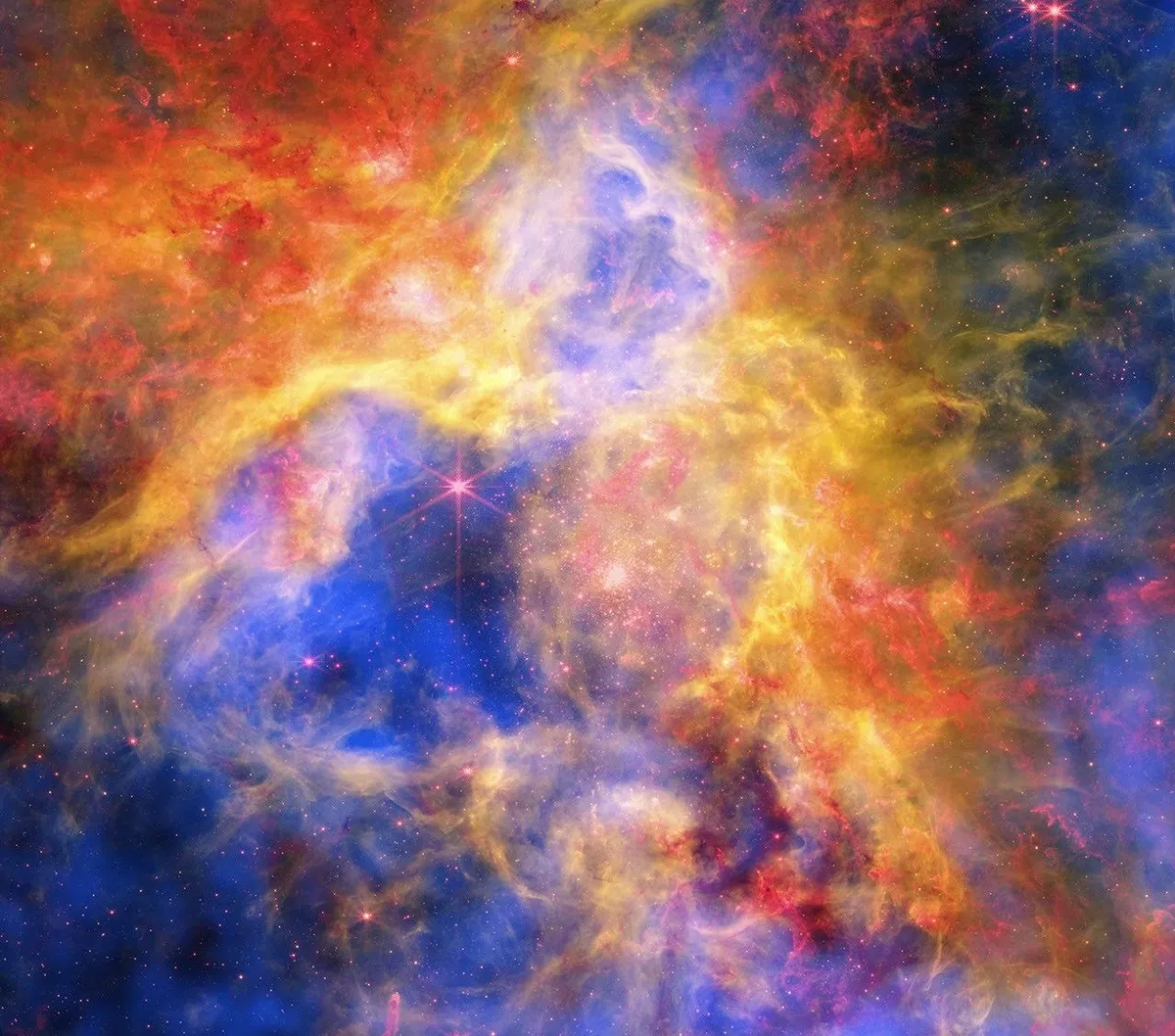 รายงานล่าสุดจาก NASA เผยภาพความละเอียดสูงของเนบิวลาทารันทูลาผ่านการประมวลผลข้อมูลร่วมกันระหว่างกล้อง Chandra, Webb และ Hubble เผยให้เห็นโครงสร้างการก่อตัวของดาวฤกษ์และก๊าซร้อนในกาแล็กซีเพื่อนบ้านห่างจากโลก 160,000 ปีแสง