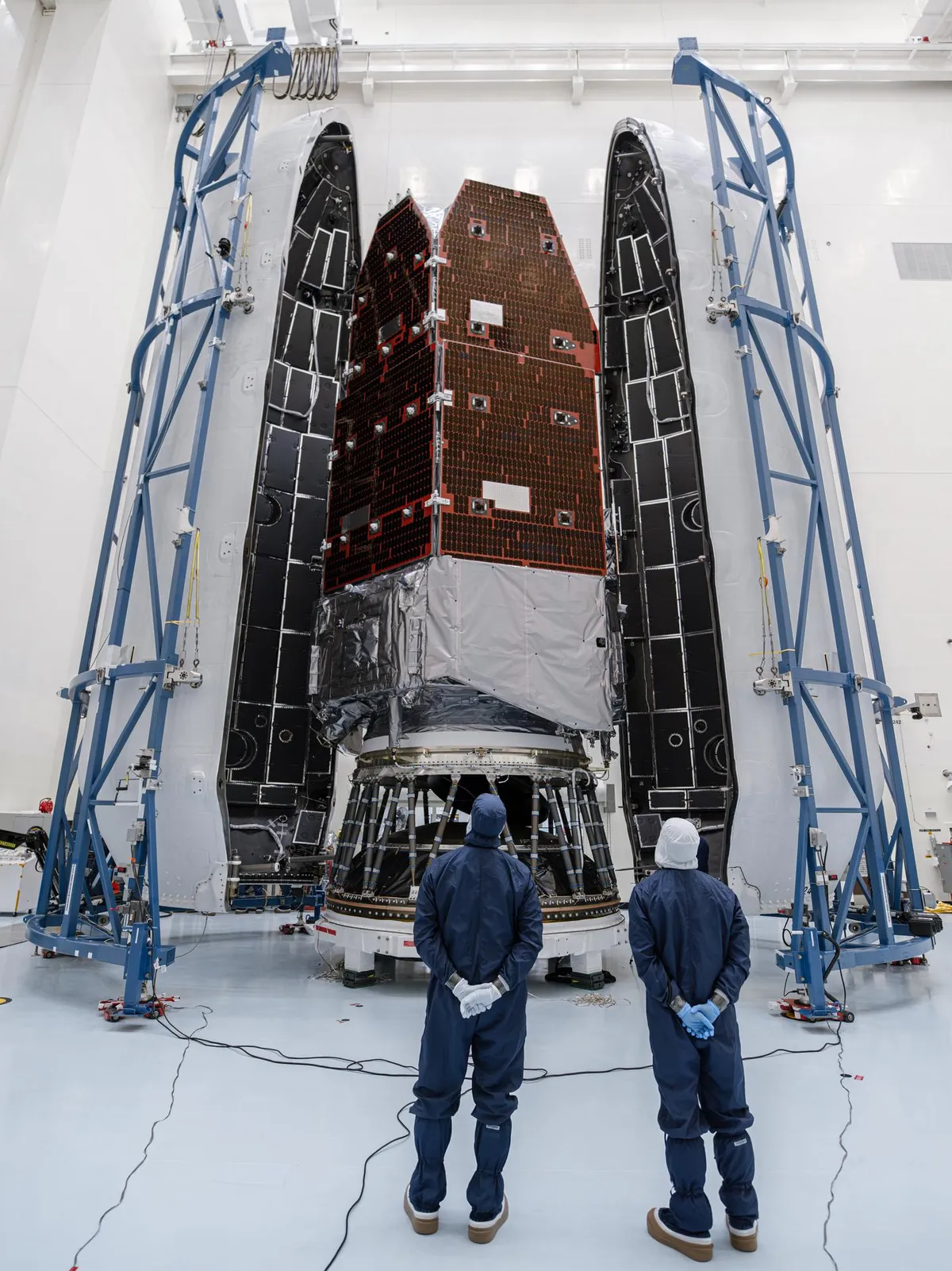 NASA ประกาศแผนการถ่ายทอดสดการปล่อยกล้องโทรทรรศน์อวกาศ Nancy Grace Roman จากศูนย์เคนเนดี รัฐฟลอริดา ในวันที่ 30 สิงหาคม 2026 ภารกิจนี้จะเปลี่ยนโฉมการศึกษาดาราศาสตร์ด้วยมุมมองที่กว้างกว่ากล้องฮับเบิลถึง 100 เท่า เพื่อไขปริศนาพลังงานมืดและสสารมืดในเอกภพ