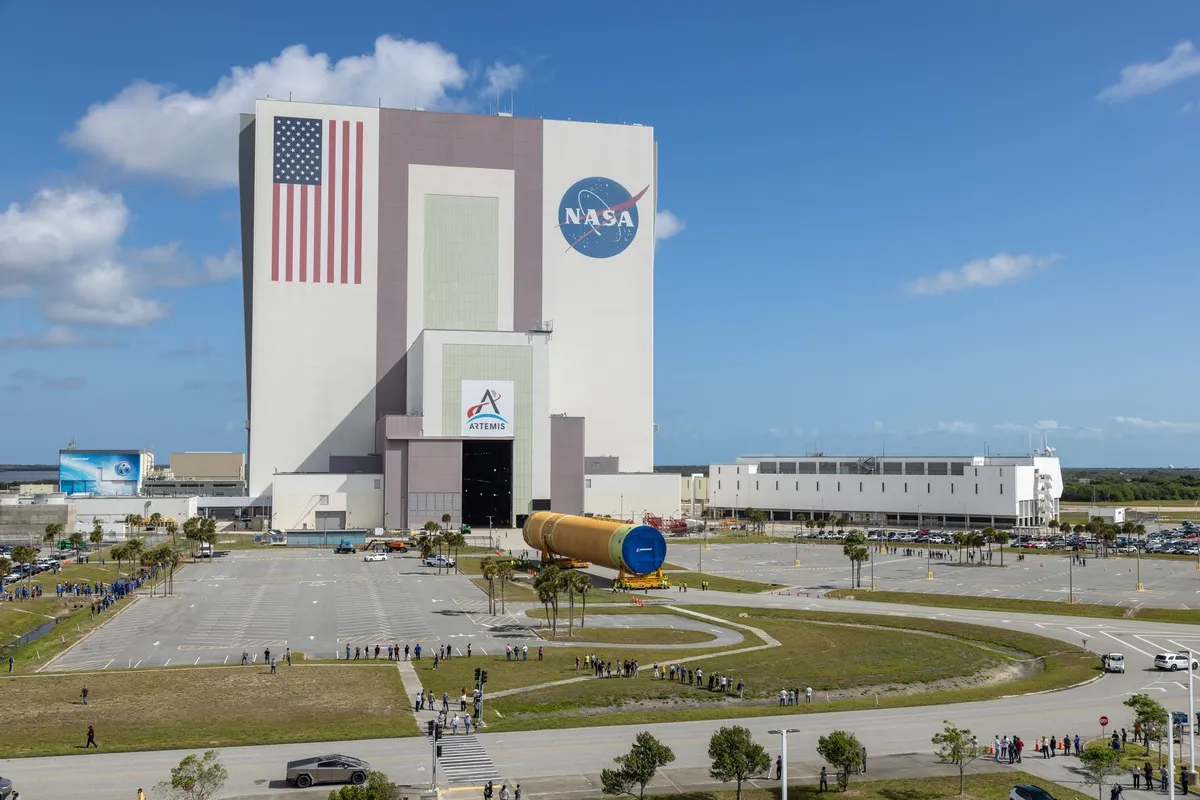 ศูนย์อวกาศเคนเนดี (Kennedy Space Center) ผู้ดูแลโปรแกรมการปล่อยยานของ NASA