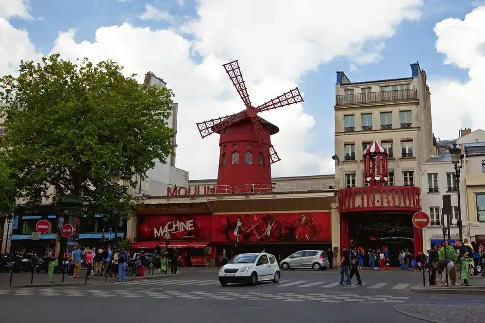 paris 9 moulin rouge