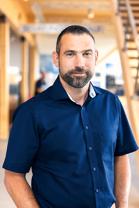 Jörg Niederprüm im blauen Hemd