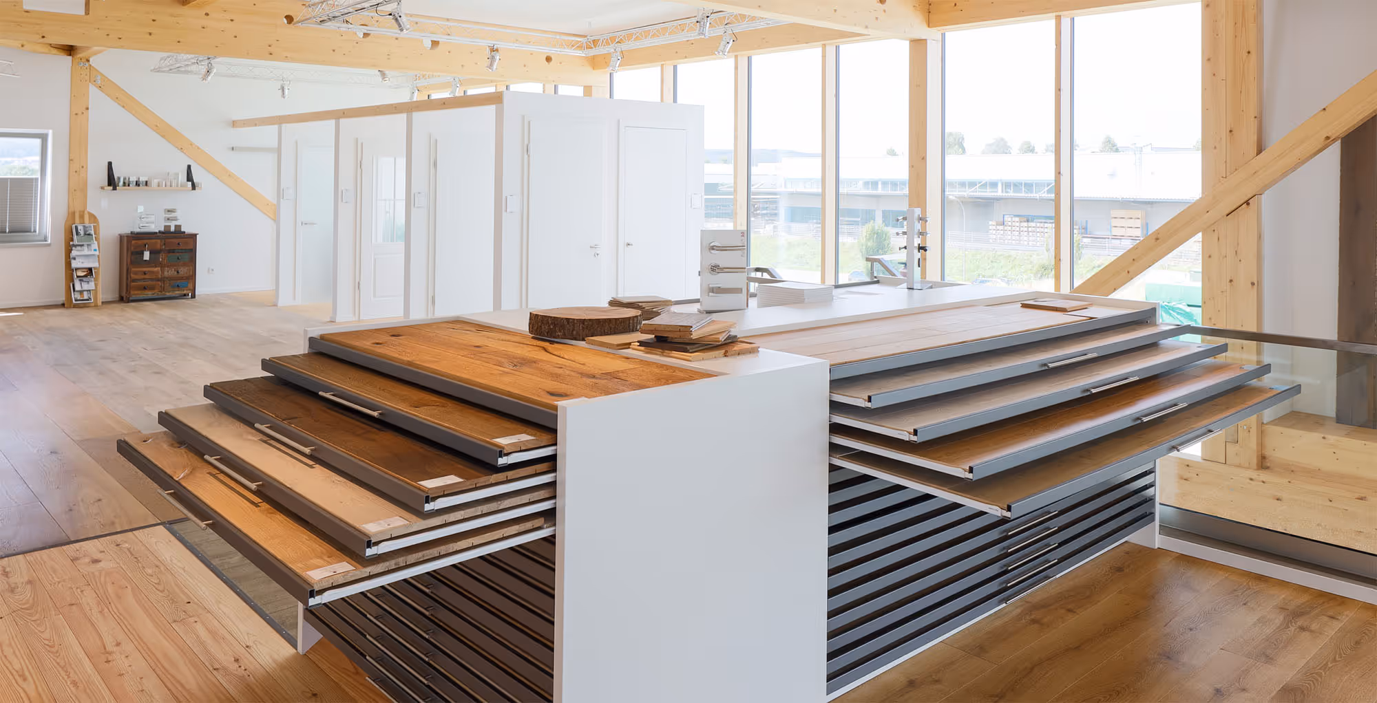 Das Bild zeigt die Ausstellung für den Innenausbau bei Hilger Holz in Kall.