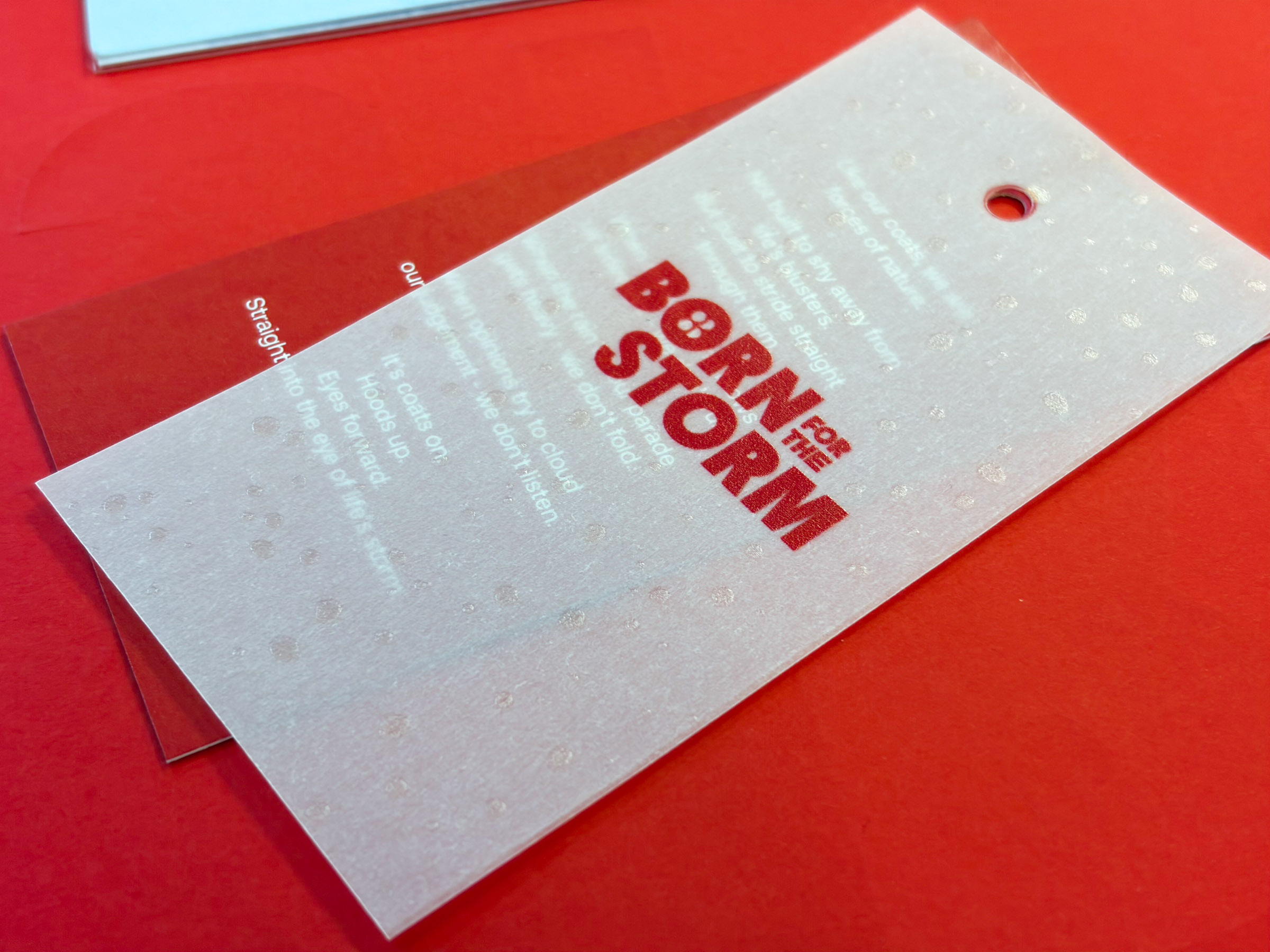 UV-printed water droplet effect on retail tags