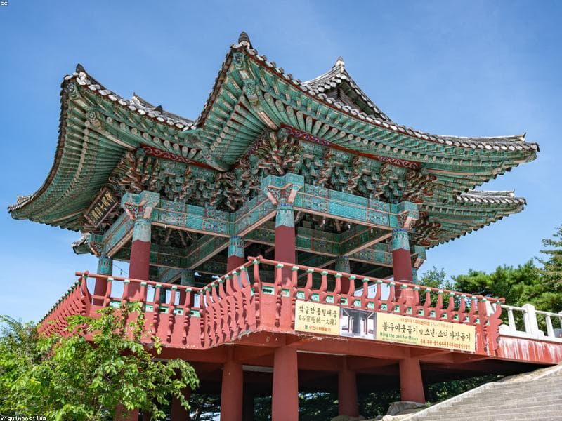 Uno de los pabellones del templo Anapji en Gyeongju