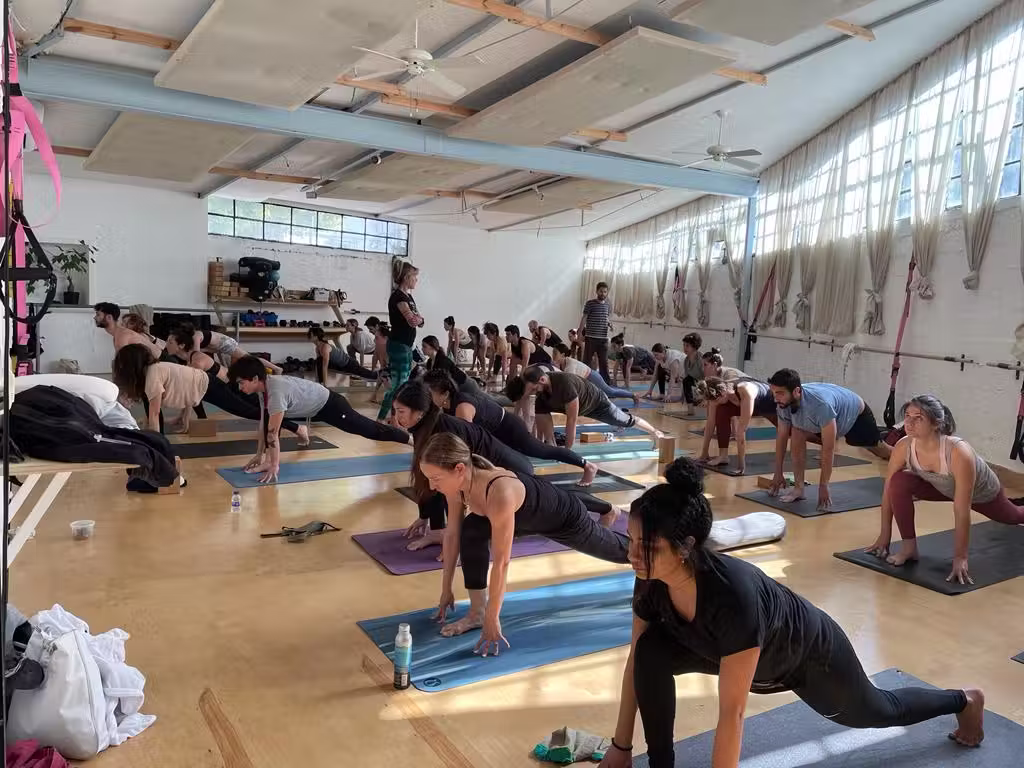 Group yoga class at the Ben Gamliel 12 branch | Studio Naim Jaffa