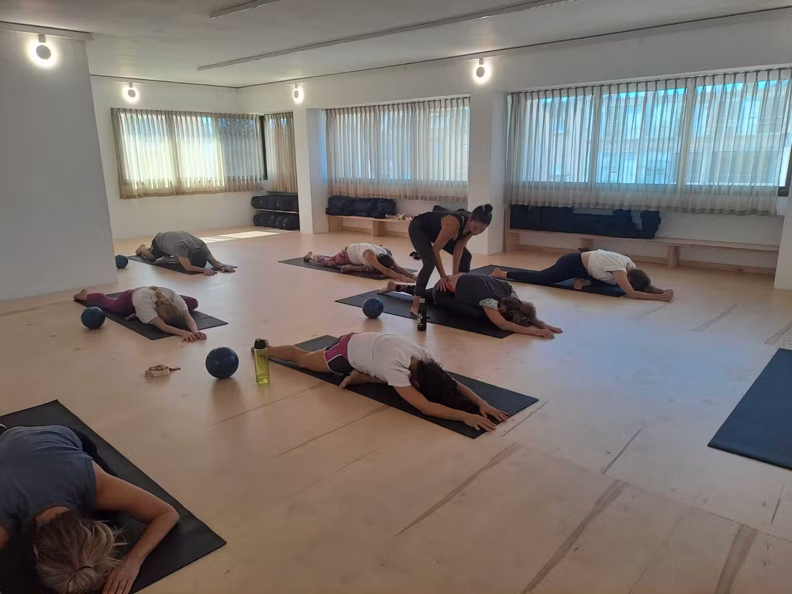 Stretch and movement class at the Sokolov 40 branch | Studio Naim Ramat Hasharon