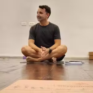 ליאור חליפה