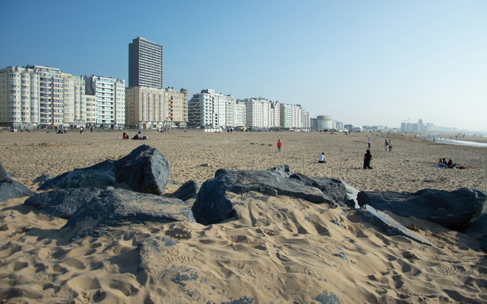 Online marketingbureau Oostende, het strand en de zeedijk