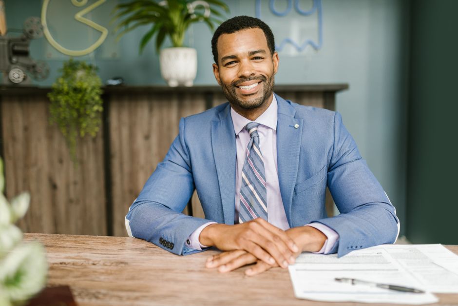 independent life insurance broker reviewing policy options with a client