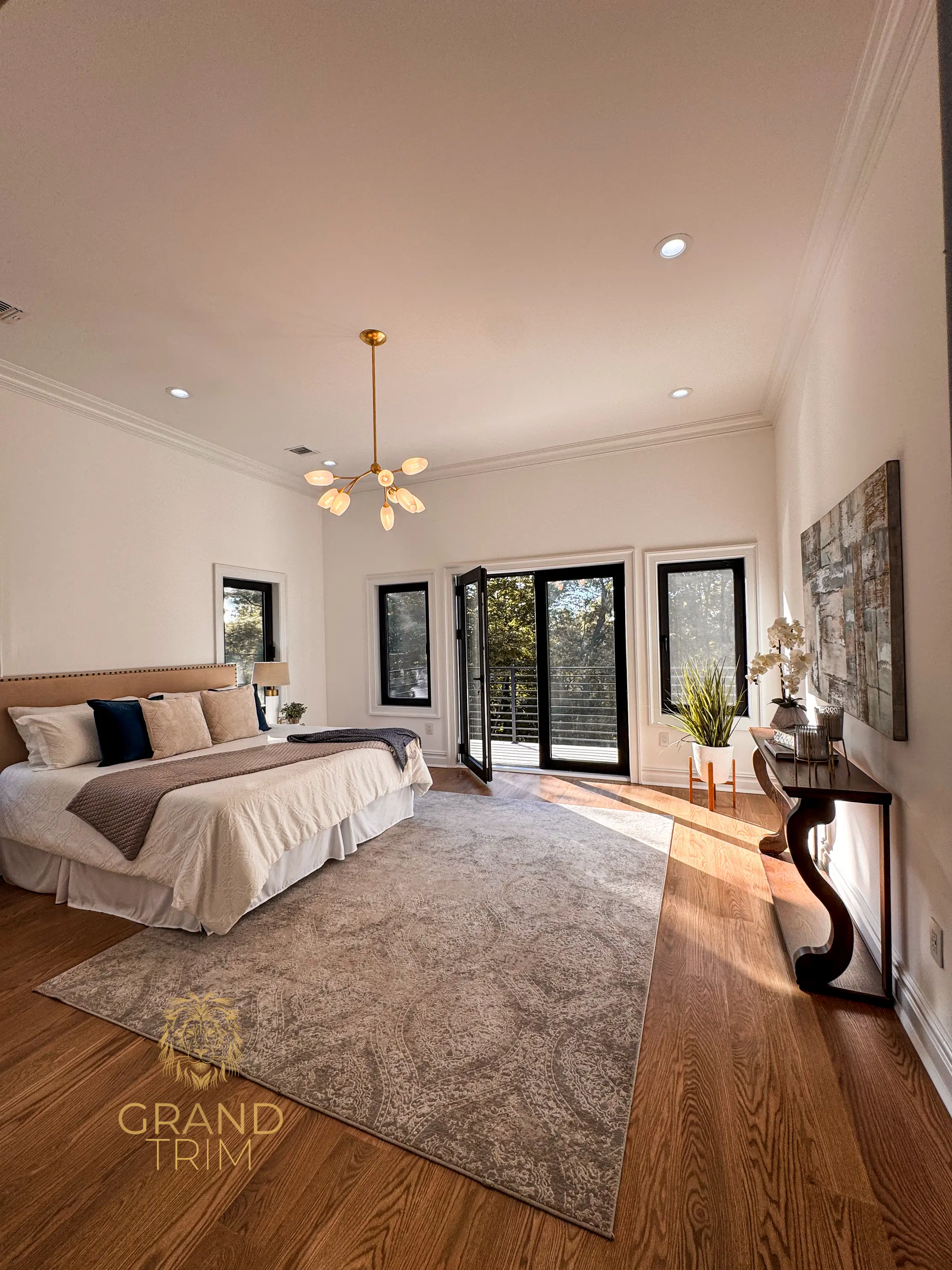 Elegant white crown molding and window trim in a spacious New Jersey bedroom