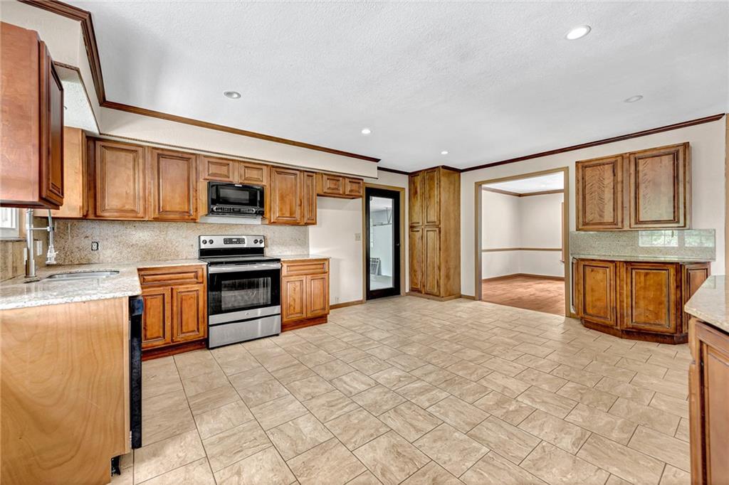 18772 Davis Road Beaver Lake