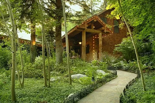 picture credit:, log haven