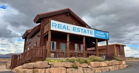 Cover graphic for the blog post on why local recreational real estate companies can beat big brands